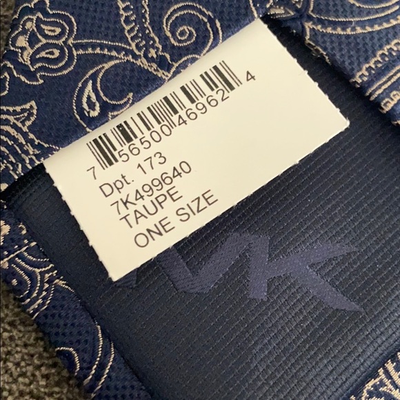 Michael Kors Paisley Silk Tie - Picture 5 of 5
